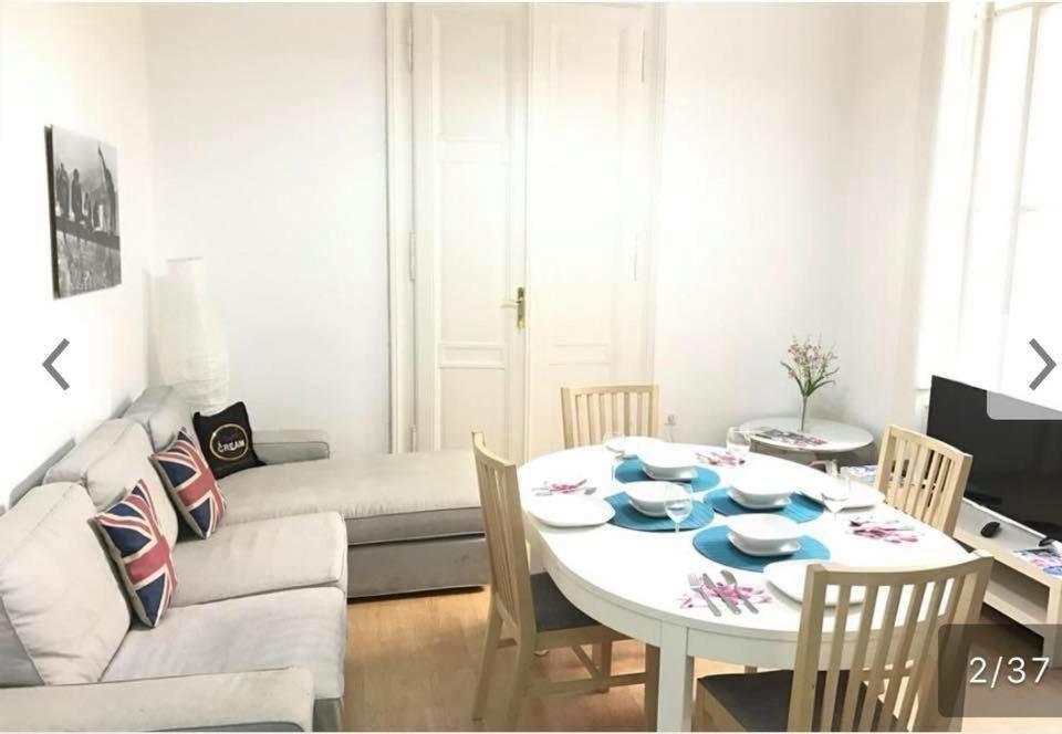 בודפשט Astoria Metro Apartment מראה חיצוני תמונה